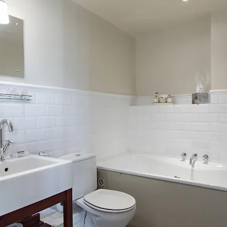 Πανδοχείο The White Swan