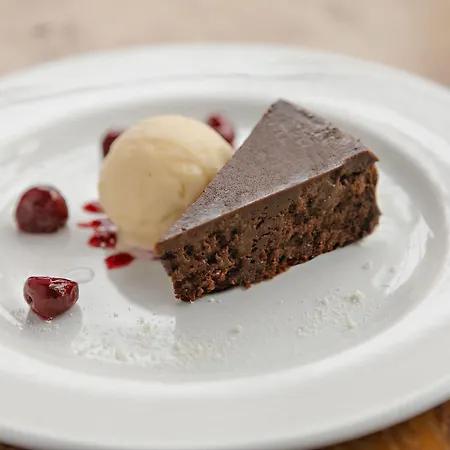 The White Swan 4* Pickering