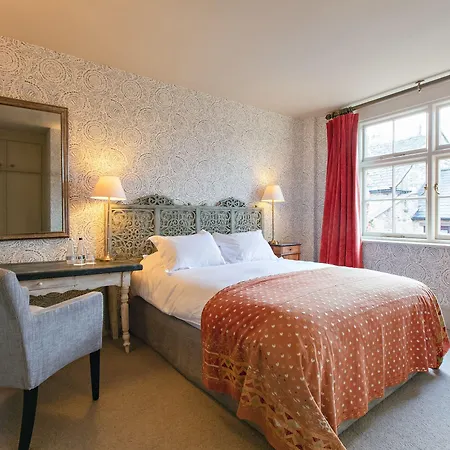 The White Swan Kro 4*