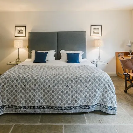 The White Swan 4*