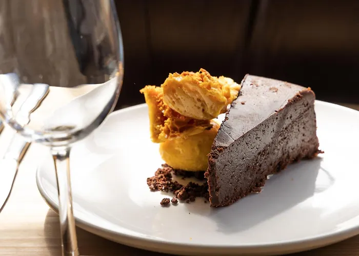 The White Swan Mini-hôtel 4*